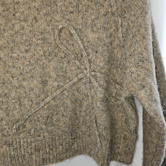 American Eagle Women's Cozy Bow Sweater Size Large - Picture 4 of 9